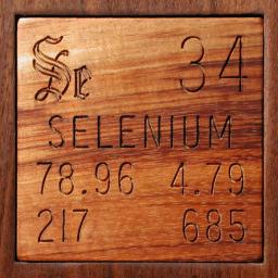 Wooden tile representing the elementSelenium